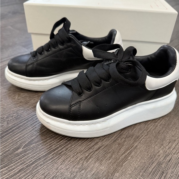 Alexander Mcqueens sneaker size 31 - Picture 2 of 9